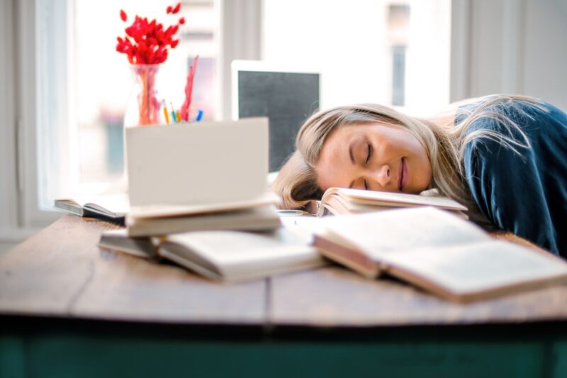 Conquer Morning Slumps: Proven Strategies to Stay Awake and Focused While Studying